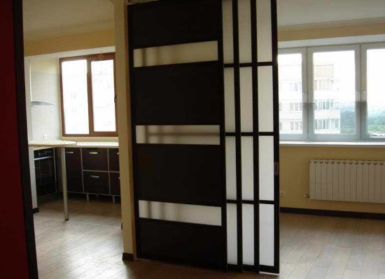 Раздвижная беспорогвая перегородка